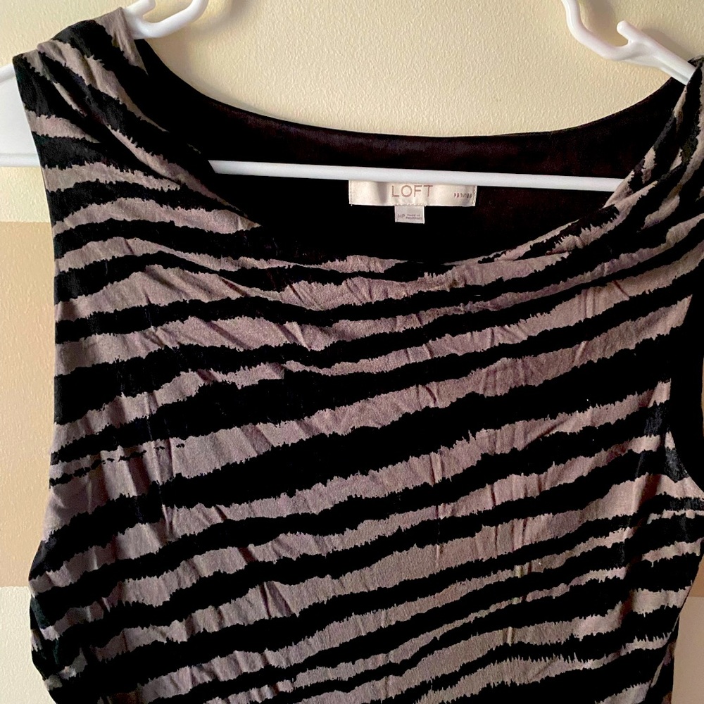 Gray and black short sleeve dress